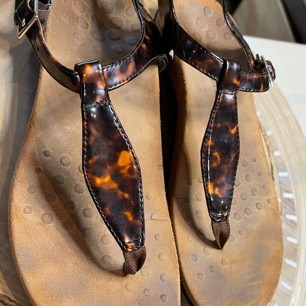 Vionic Rest Paden Backstrap Thong Brown Tortoise - image 4